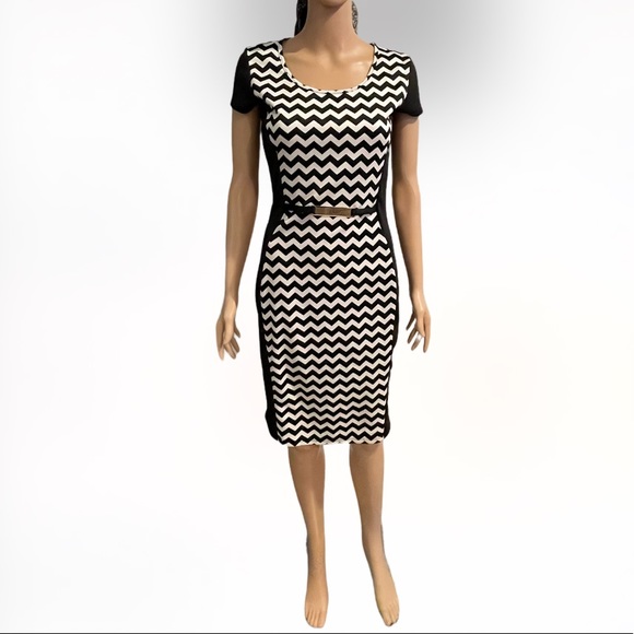 Dresses - Picture 2 of 6